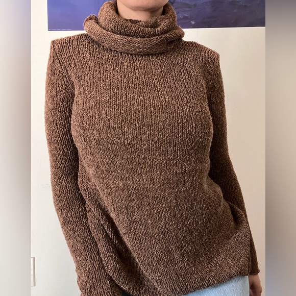 Neiman Marcus Exclusive merino wool Turtleneck Sweater - Picture 2 of 4